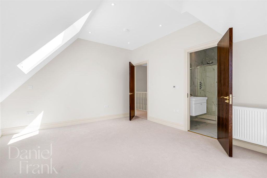 Additional image 33 of 5 bed semi-detached house for salePalmerston Road, Buckhurst Hill IG9