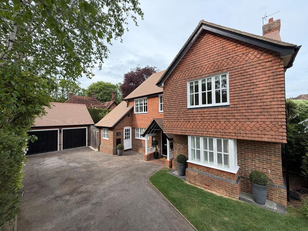 5 bed detached house for saleSaxon Close, Amersham, Buckinghamshire HP6