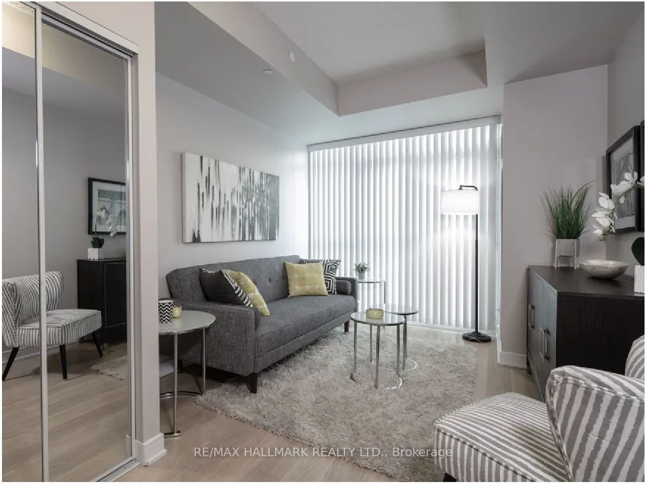 Additional image 3 of 1821-570 Bay Street, Toronto, ON, M5G 0B2