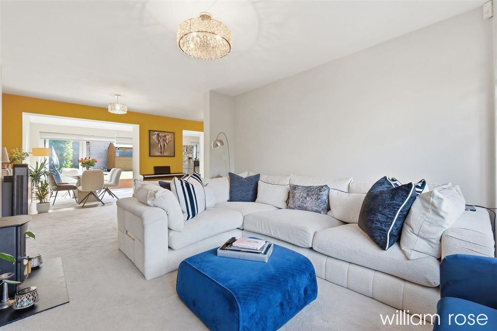 Additional image 2 of 4 bed semi-detached house for saleWestbury Lane, Buckhurst Hill IG9