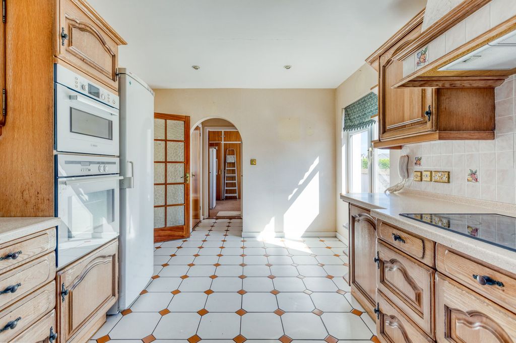 Additional image 9 of 3 bed bungalow for saleLe Parcot, La Longue Rue, St Martin JE3
