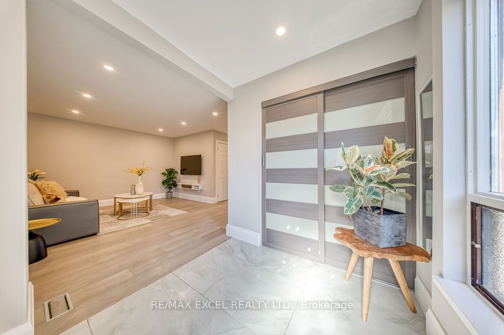 Additional image 3 of 106 Upton Crescent, Markham, ON, L3R 3T4