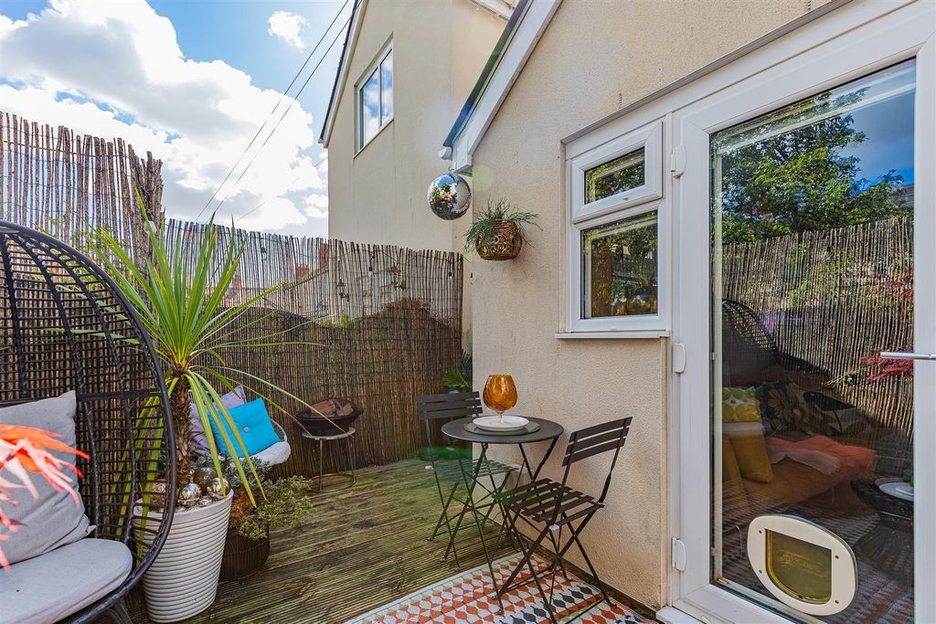 Additional image 22 of 2 bed flat for saleAlbany Road, Roath, Cardiff CF24