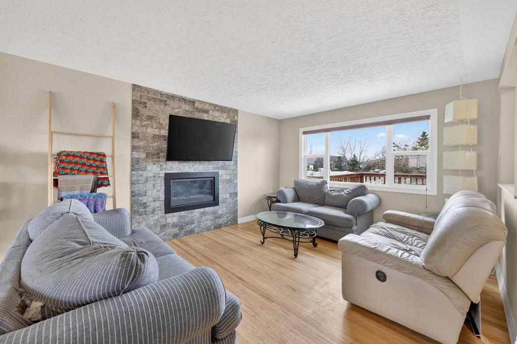 Additional image 6 of 211 1 Avenue SE, Langdon, AB, T0J 1X1