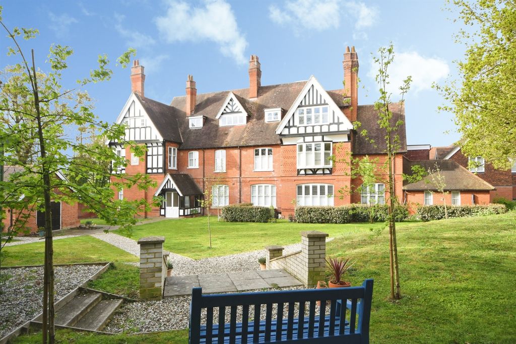 2 bed flat for saleHigh Garrett, Braintree CM7