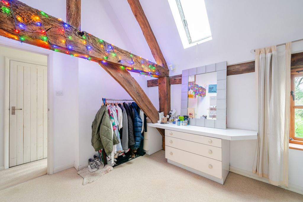 Additional image 18 of 3 bed semi-detached house for saleHatch Farm Mews, Addlestone KT15
