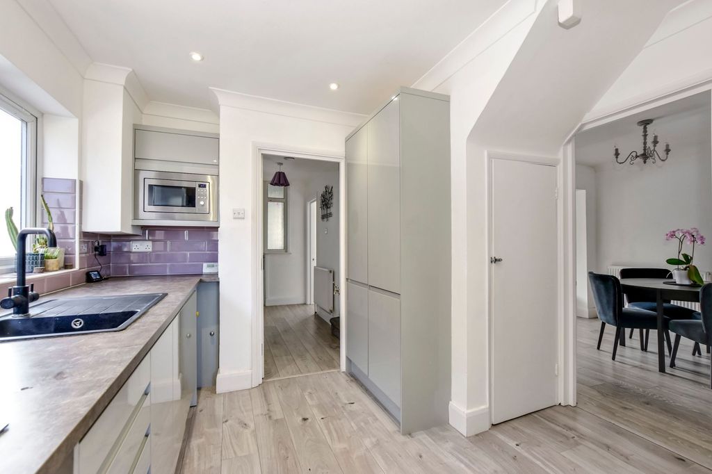 Additional image 7 of 4 bed semi-detached house for saleTibbs Hill Road, Abbots Langley WD5