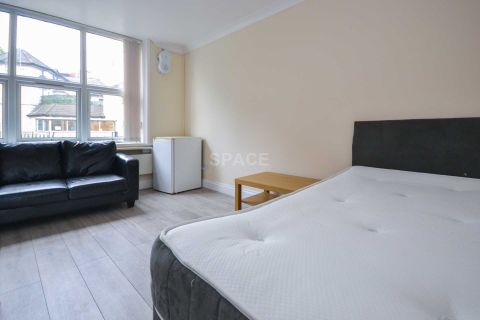 London Road, Reading RG1, Studio to rent
