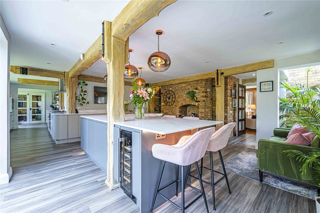 Additional image 6 of 5 bed detached house for saleCastle Gateway, Berkhamsted, Hertfordshire HP4