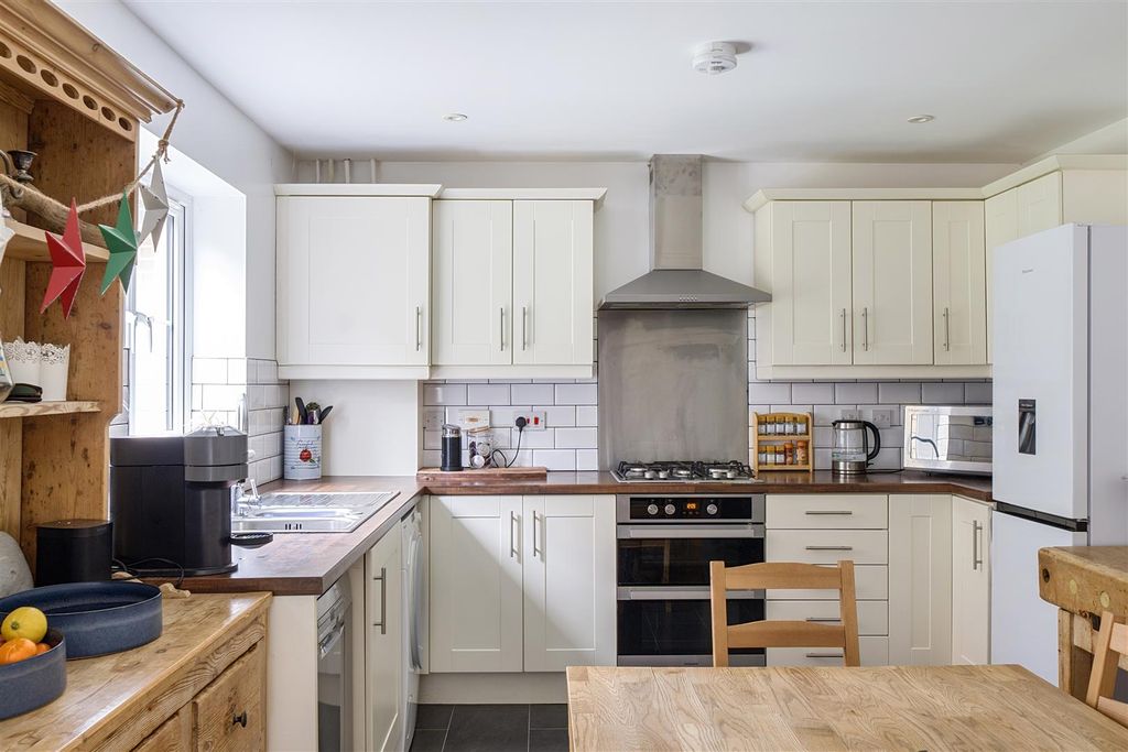 4 bed detached house for saleDukes Way, Axminster EX13 photo 2