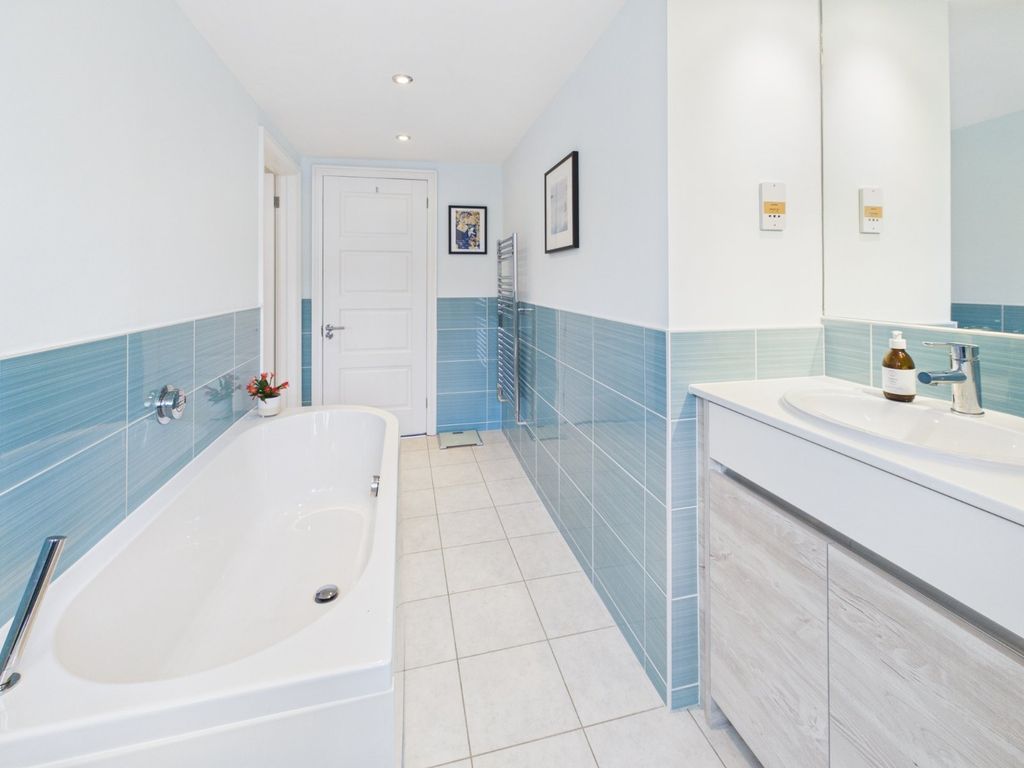 Additional image 18 of 3 bed flat for saleMissenden Road, Amersham, Buckinghamshire HP7