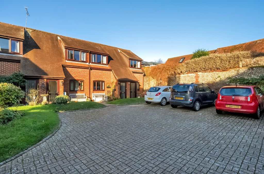 1 bed flat for saleThe Dean, Alresford, Hampshire SO24