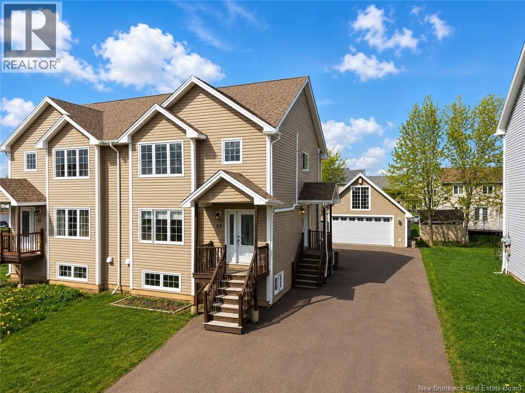 33 Aspenrose Court