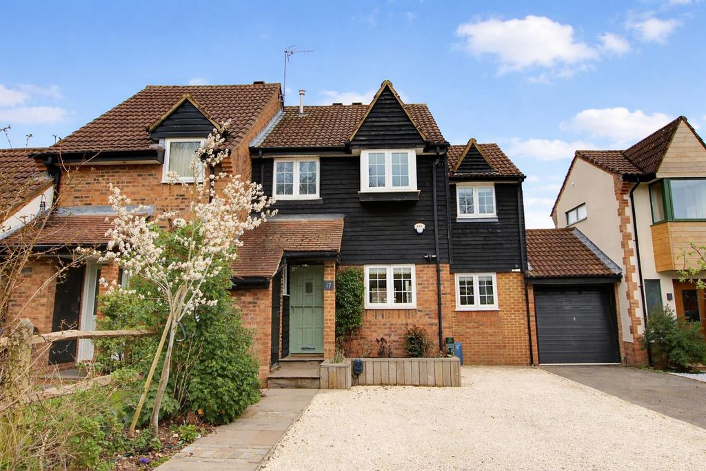 4 bed semi-detached house for saleNorthchurch, Berkhamsted HP4