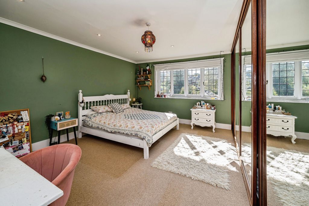 Additional image 22 of 7 bed detached house for saleKings Road, Berkhamsted HP4
