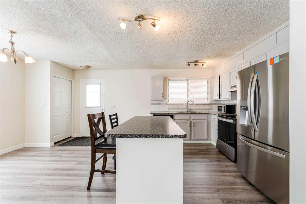 Additional image 6 of 147 Templewood Drive NE, Calgary, AB, T1Y 4M5