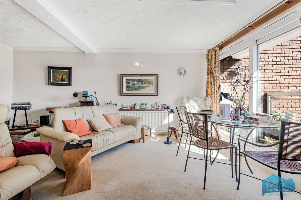 Additional image 7 of 2 bed flat for saleThe Highlands, Abbotts Road, Barnet EN5