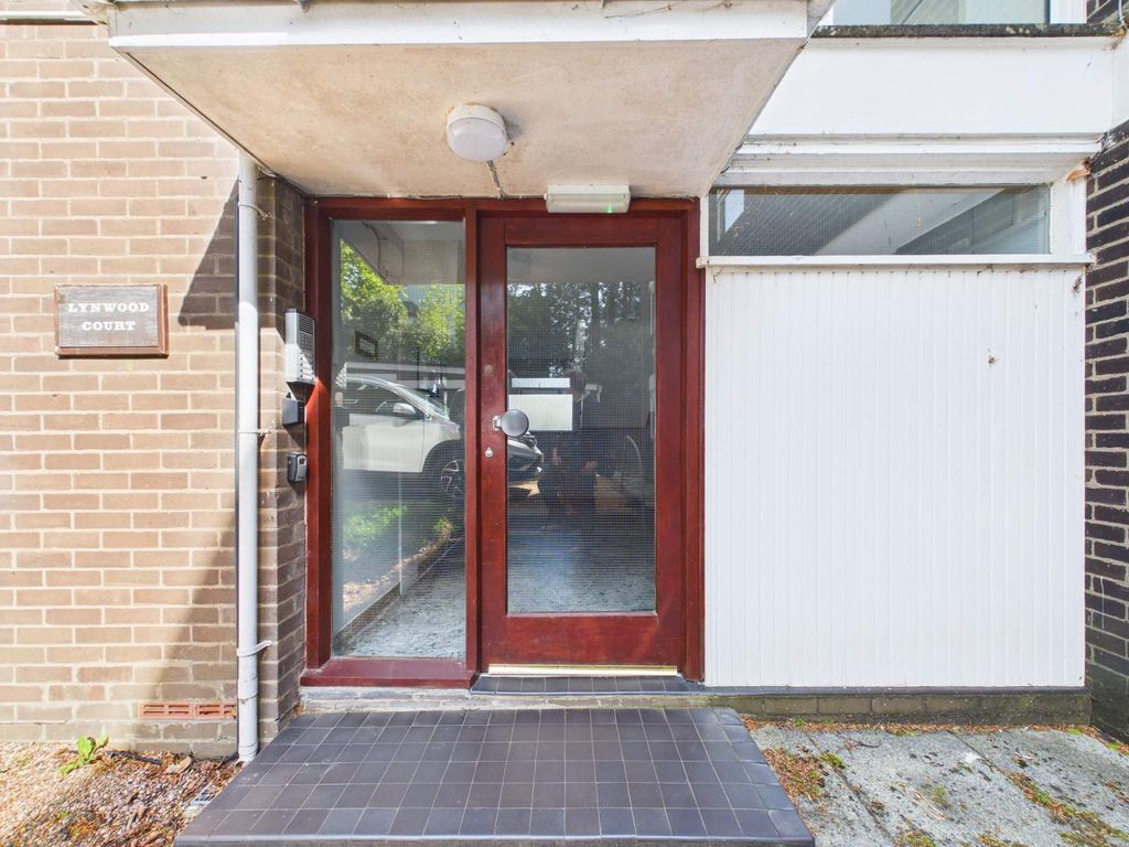 Additional image 7 of 2 bed flat for saleLynwood Court, Drysgol Road, Radyr, Cardiff. CF15
