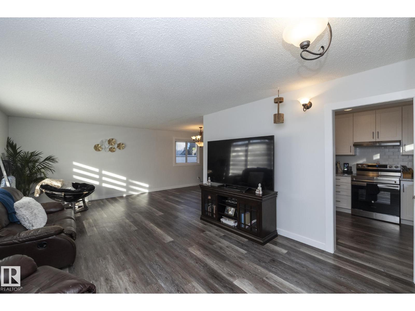 Additional image 5 of 11427 90 Street NW, Edmonton, AB, T5B3X8