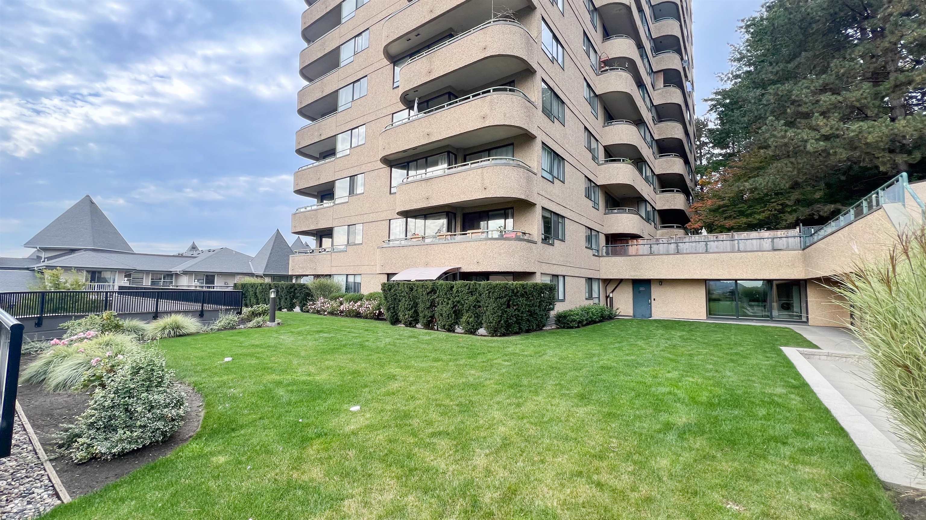 Additional image 4 of 207-1026 Queens Avenue, New Westminster, BC, V3M 6B2