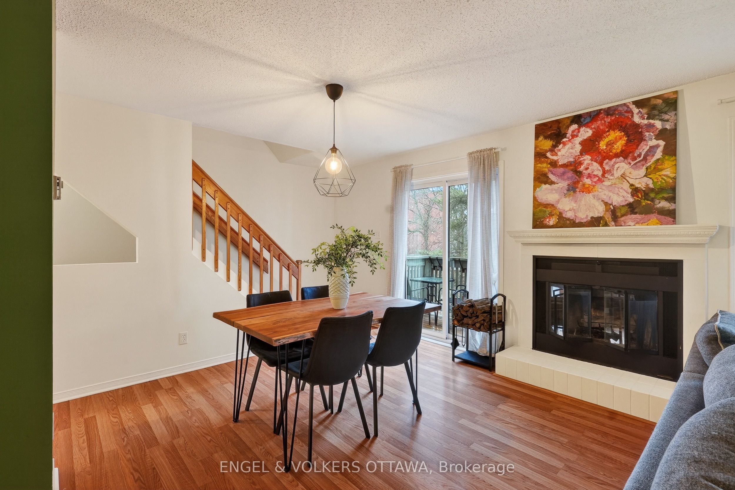 208-6 Terrace Drive, Ottawa, ON, K2H 9J2