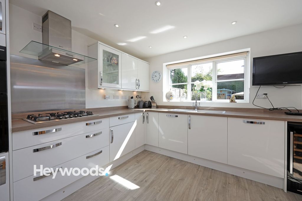 Additional image 7 of 5 bed detached house for saleBluebell Drive, Seabridge, Newcastle Under Lyme ST5