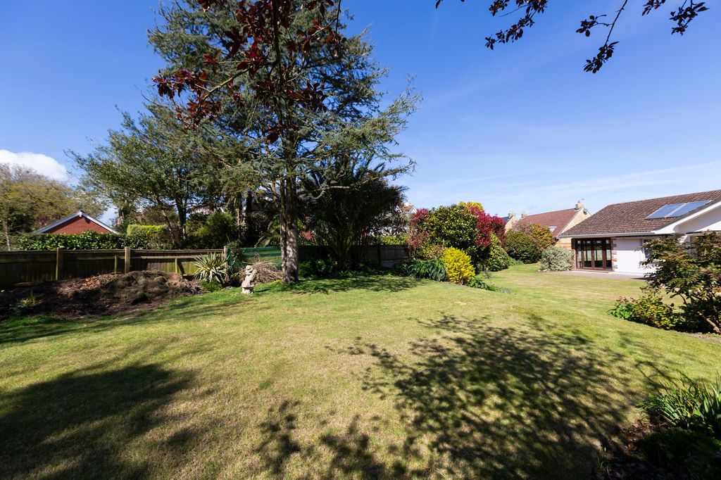 Additional image 3 of 3 bed bungalow for saleLe Parcot, La Longue Rue, St Martin JE3