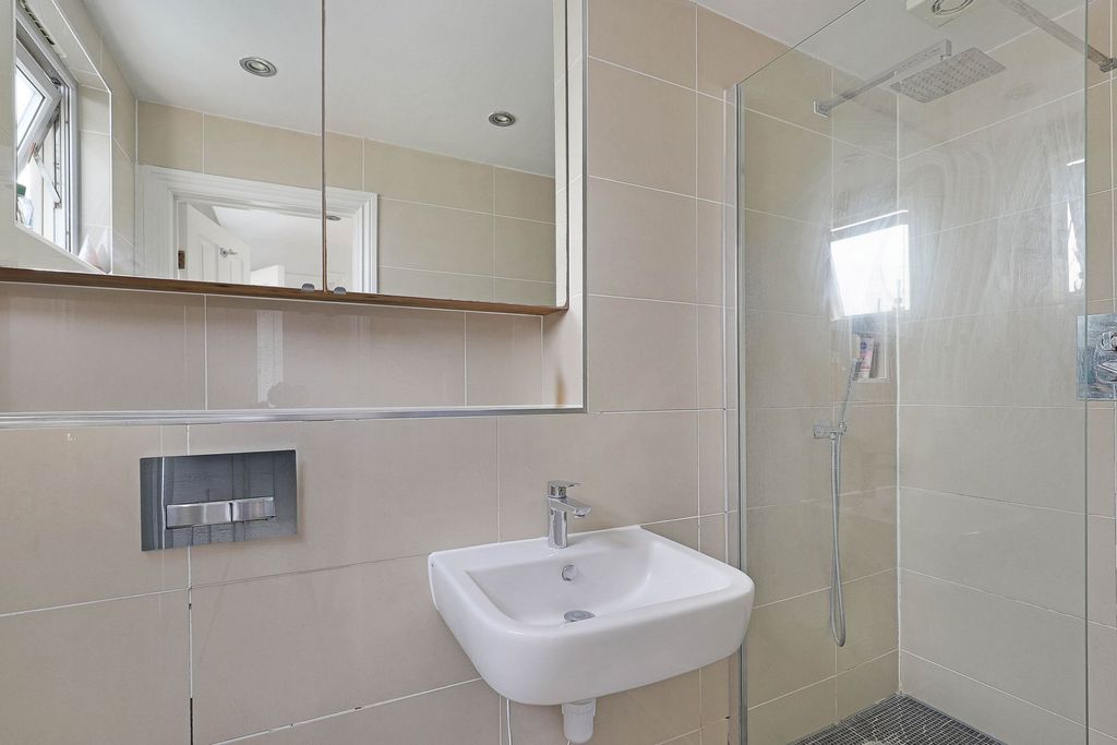 Additional image 29 of 4 bed semi-detached house for saleHills Road, Buckhurst Hill IG9