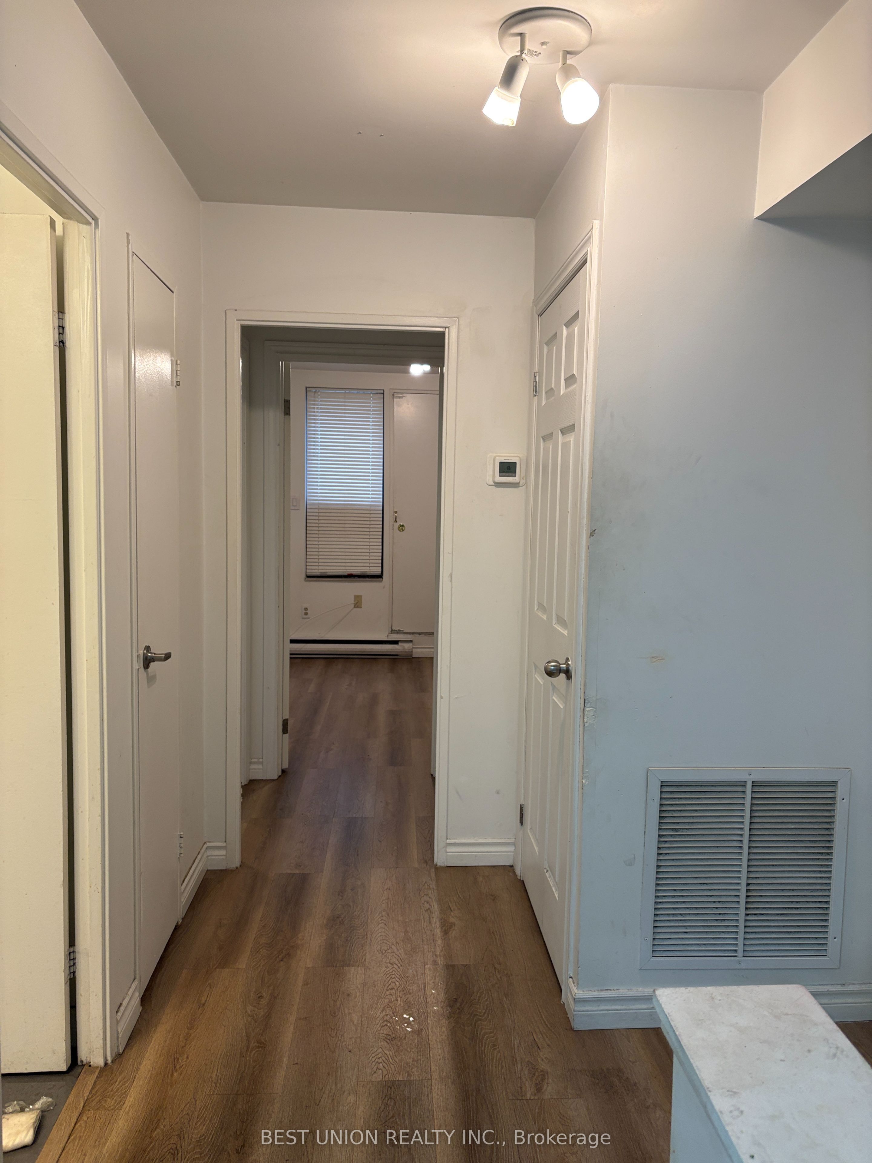 Additional image 5 of Upper Unit-422 Queen St W Street, Toronto, ON, M8V 2A7