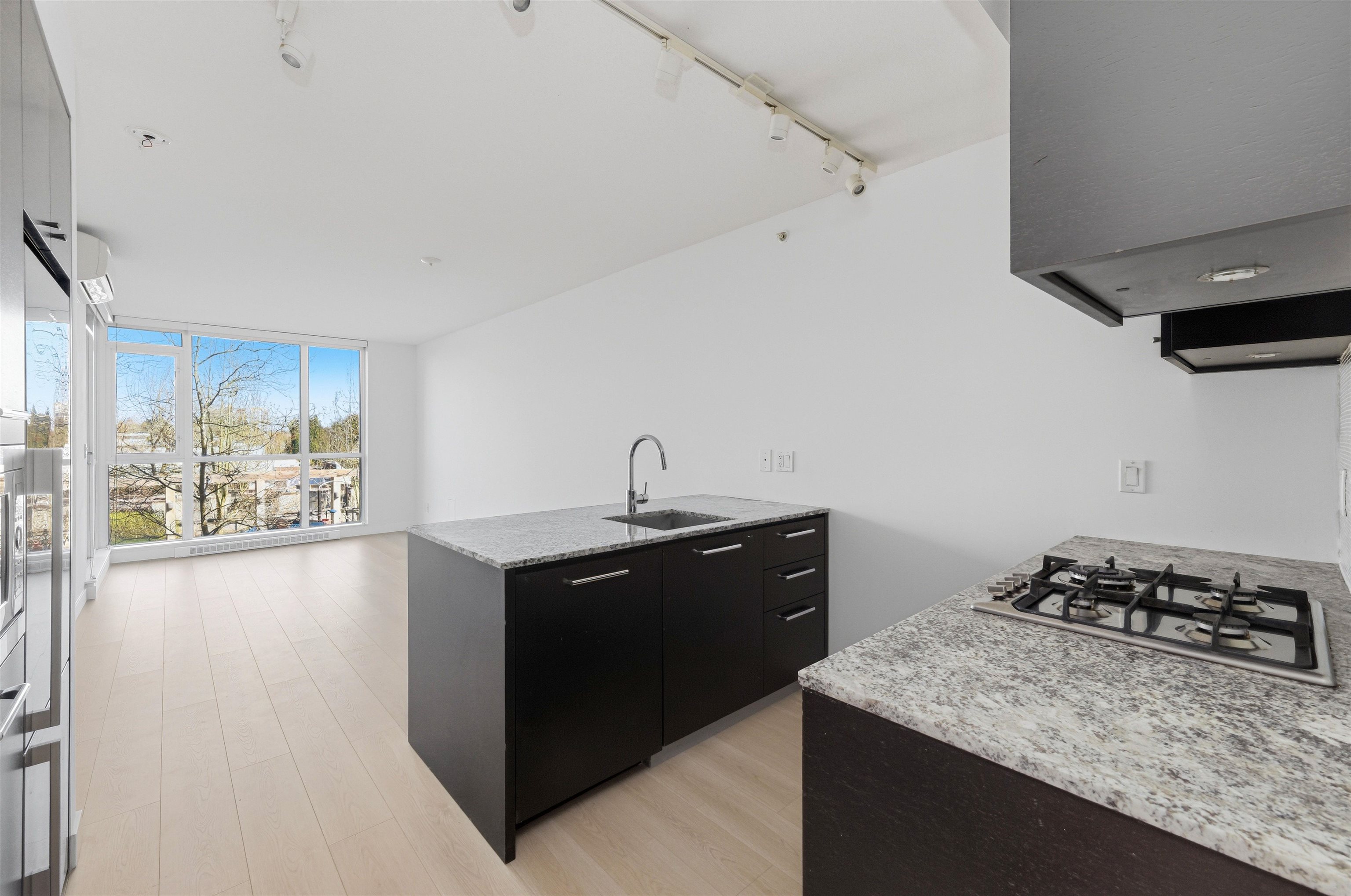 Additional image 3 of 610-6180 Cooney Road, Richmond, BC, V6Y 0H2