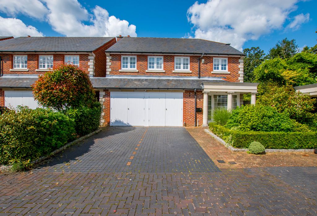 5 bed detached house for saleWhite Stubbs Lane, Broxbourne EN10