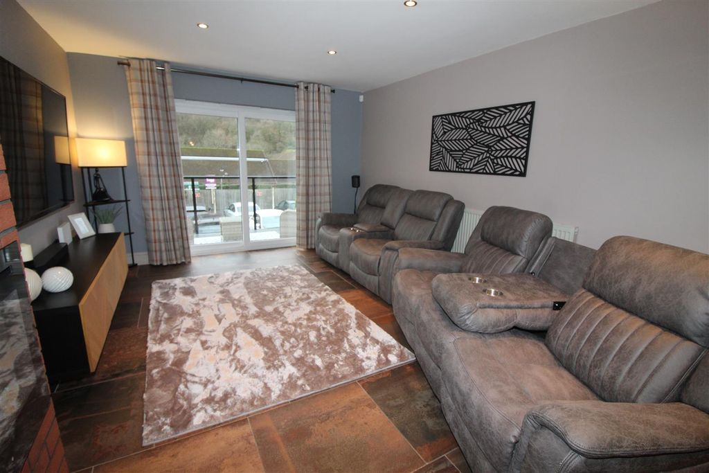 Additional image 10 of 5 bed semi-detached house for saleYnysddu, Newport NP11