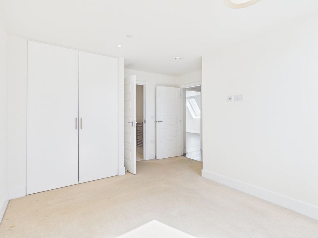 Additional image 4 of 2 bed flat for saleRegent Place, 75 Sycamore Road, Amersham, Buckinghamshire HP6