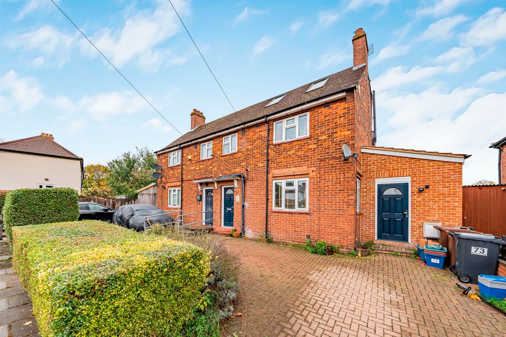 4 bed semi-detached house for saleBeech Avenue, Brentford TW8