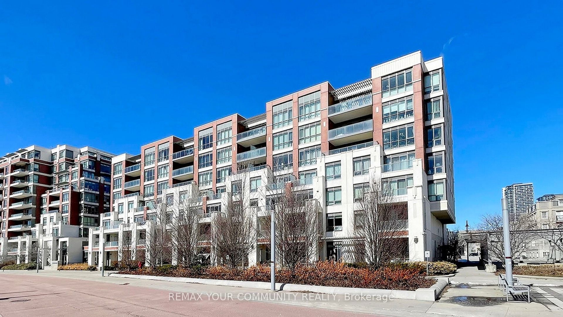 703-21 Upper Duke Crescent, Markham, ON, L6G 0B7