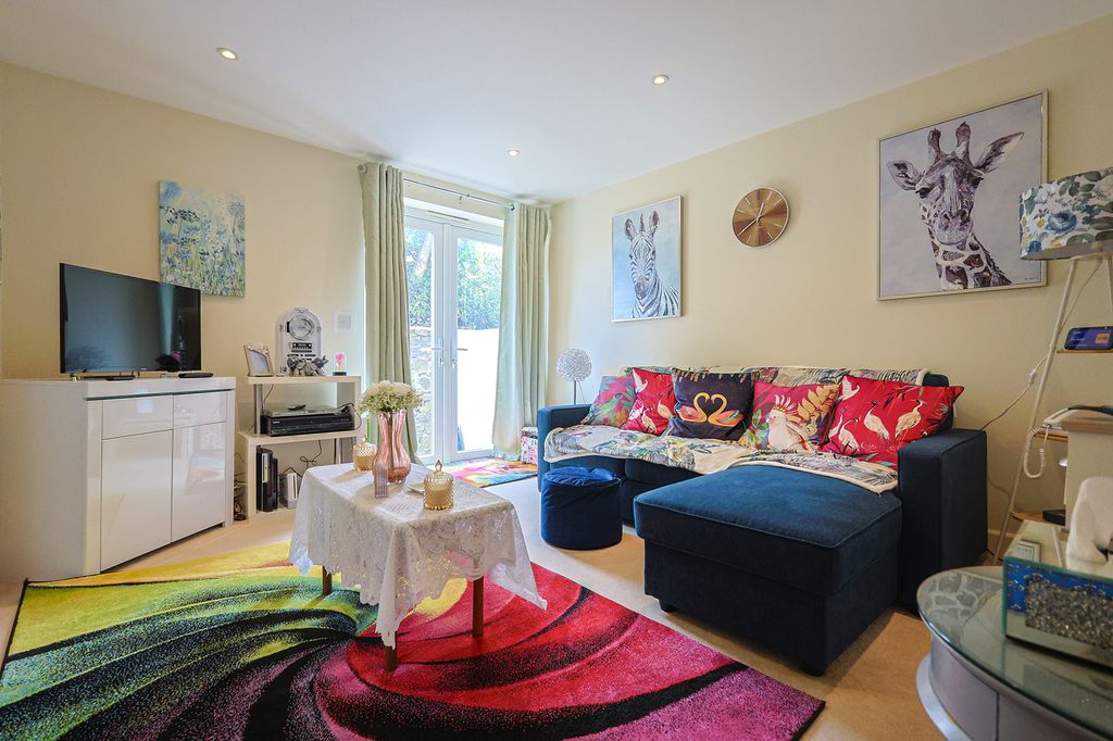 1 bed property for saleRue Du Marais, Vale, Guernsey GY3