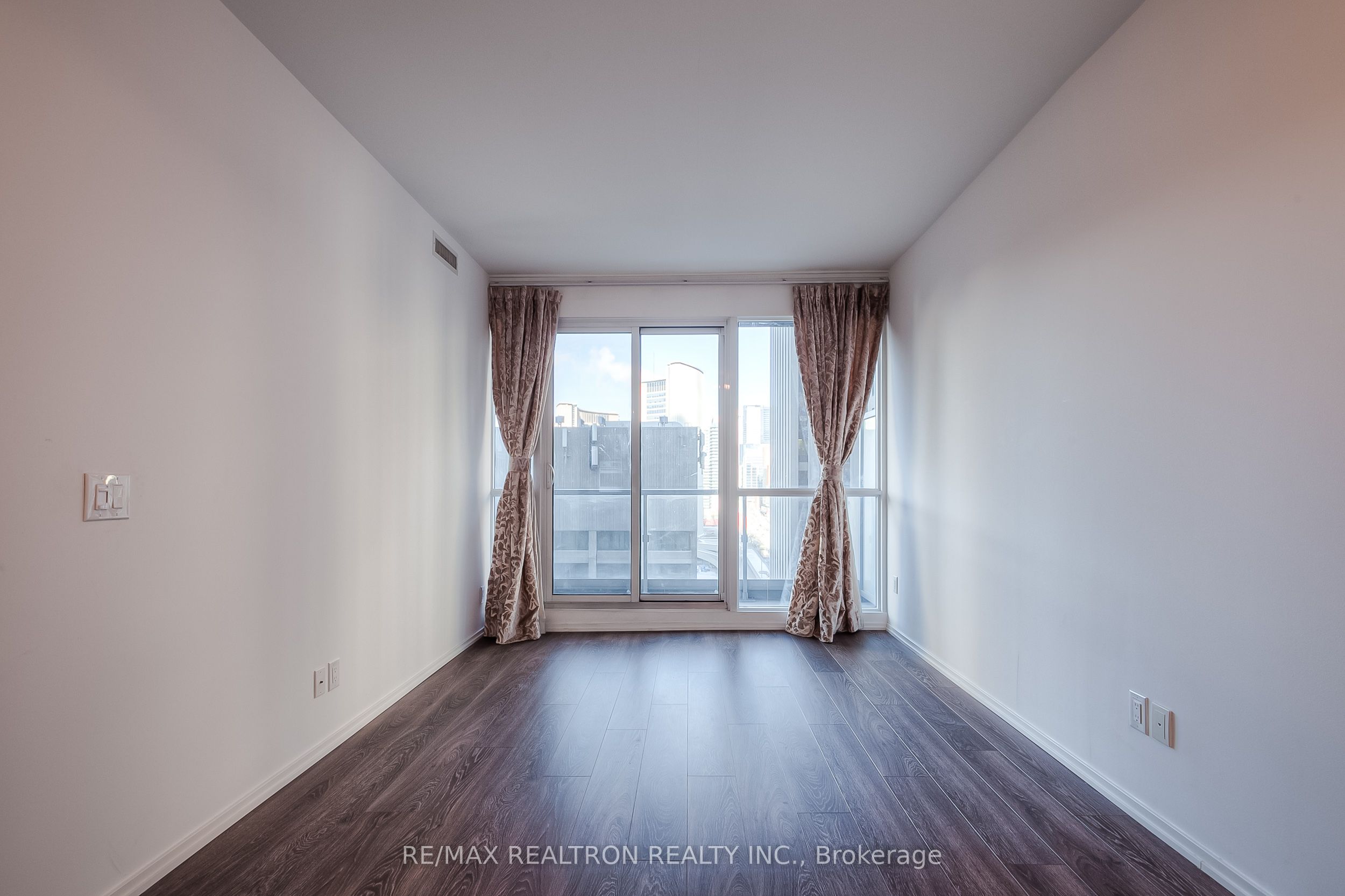 Additional image 4 of 1416-70 Temperance Street, Toronto, ON, M5H 4E8