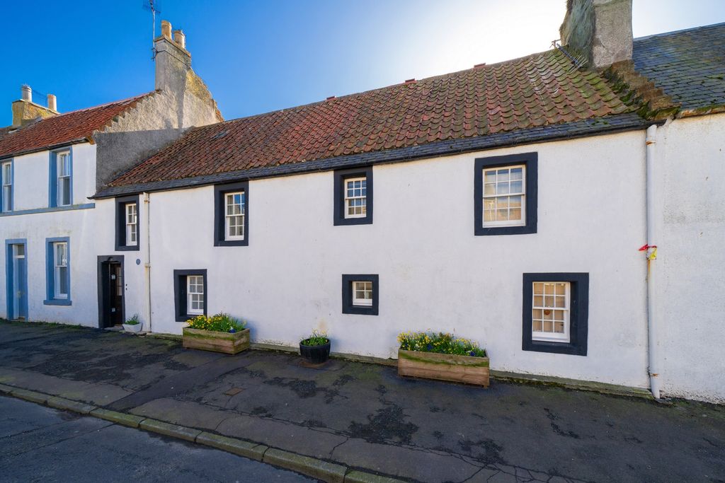2 bed flat for saleHigh Street, Crail KY10