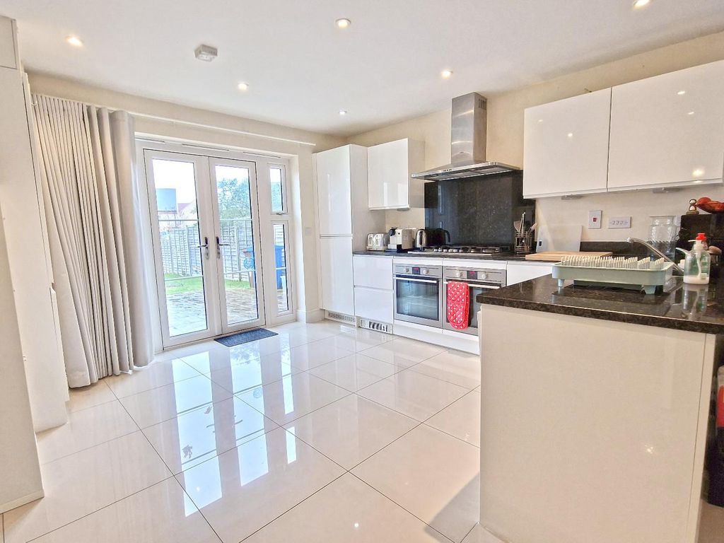 Additional image 3 of 5 bed detached house for saleWhitelands Way, Bicester OX26