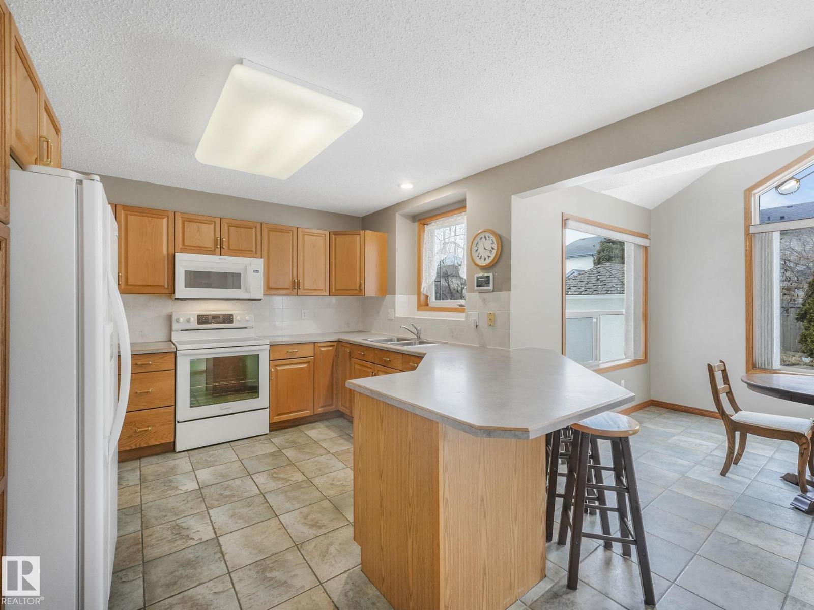 Additional image 6 of 11704 11 Avenue NW, Edmonton, AB, T6J7C3