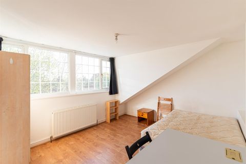 Lynnwood Terrace, Fenham, Newcastle Upon Tyne NE4, Room to rent