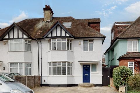 Elm Close, London NW4