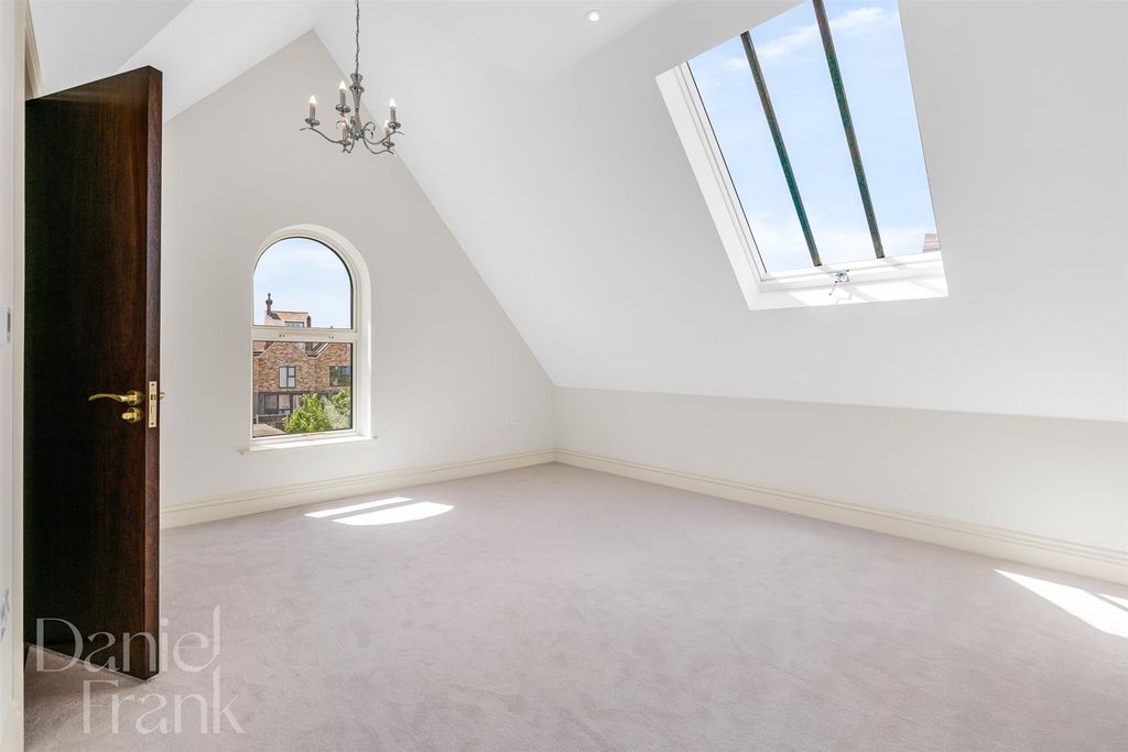 Additional image 32 of 5 bed semi-detached house for salePalmerston Road, Buckhurst Hill IG9