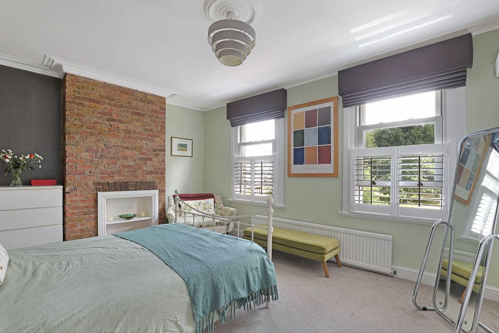 Additional image 21 of 4 bed semi-detached house for saleHills Road, Buckhurst Hill IG9