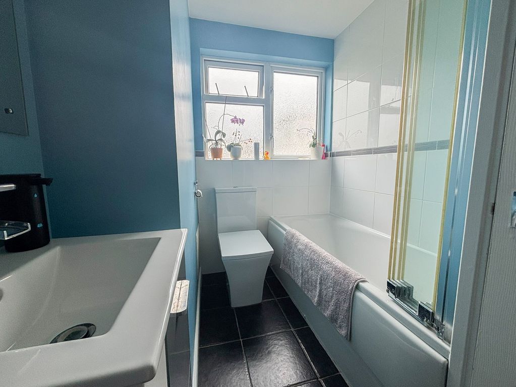 Additional image 12 of 1 bed flat for sale12 Marett Court, Havre Des Pas, St Helier JE2