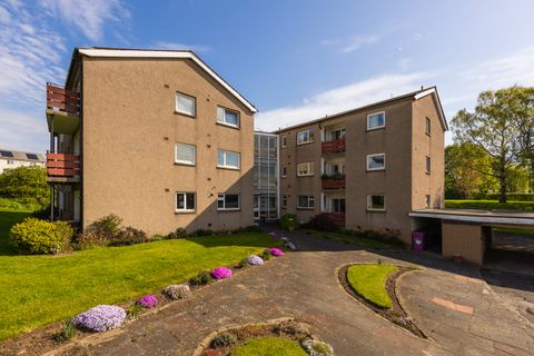 40/2 West Craigs Crescent, Edinburgh EH12