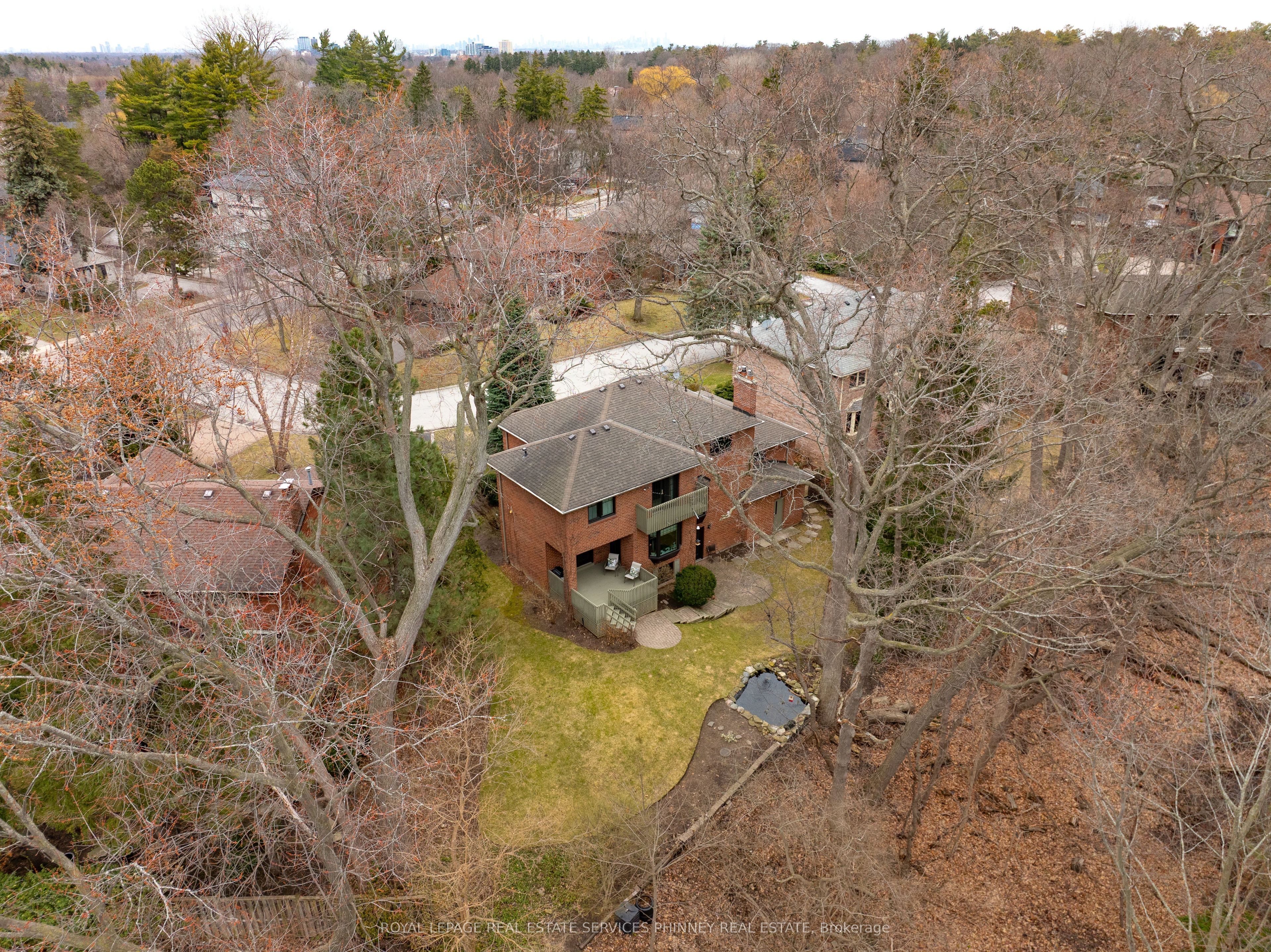 Additional image 2 of 1048 Veroli Court, Mississauga, ON, L5H 4B9