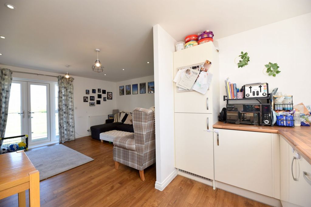 Additional image 8 of 2 bed flat for saleVenus Avenue, Biggleswade SG18