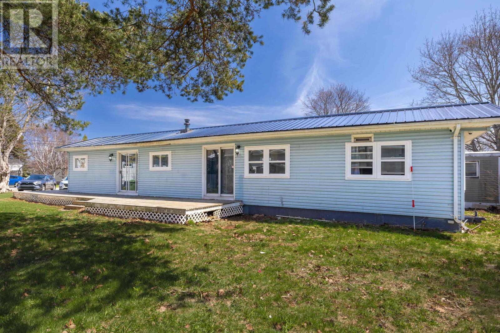 10 Manor Drive