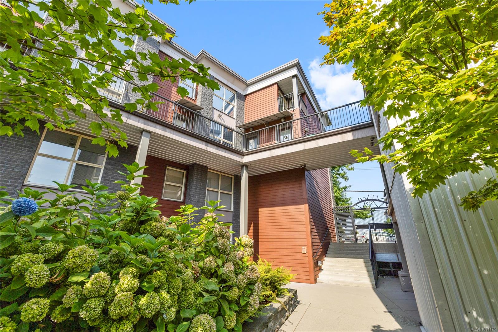 305-555 Franklyn Street, Nanaimo, BC, V9R 2X9